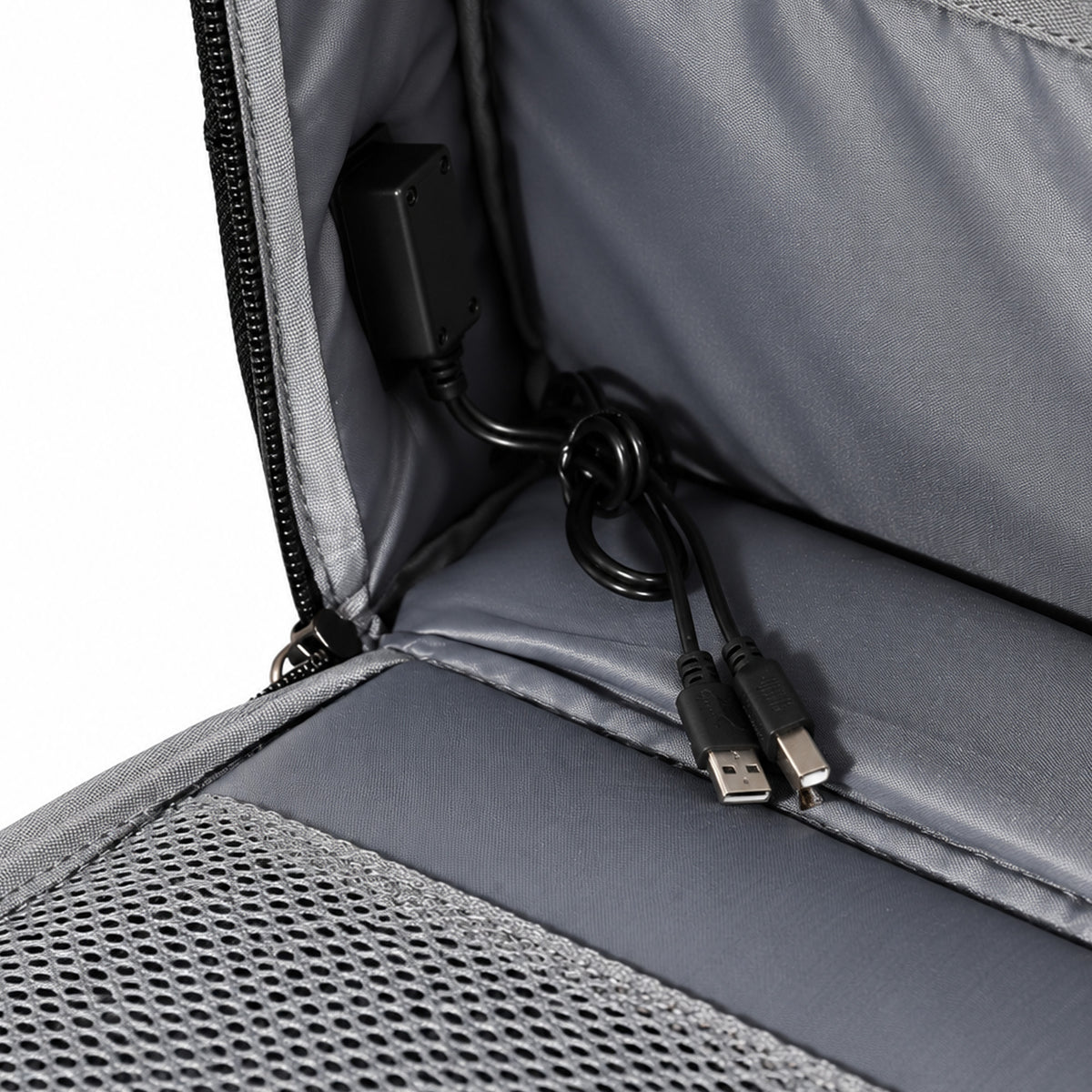 O TECH ADVANCE Smart Travel & Laptop Backpack